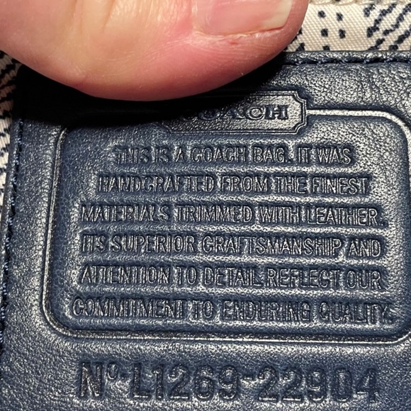 Coach. Natural Straw Tote Bag navy blue trim and pocket - Picture 8 of 8